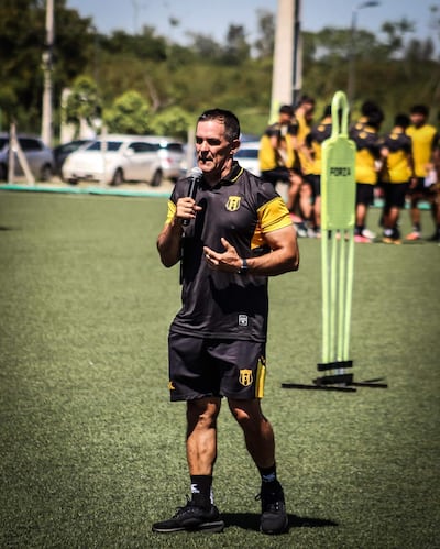 Víctor Eduardo Ceferino Bernay, director técnico argentino de Guaraní.