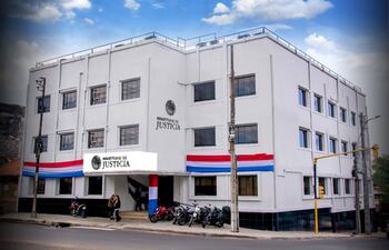 Funcionarios del Ministerio de Justicia exigen que se les otorgue un servicio médico acorde al millonario contrato que paga la institución.