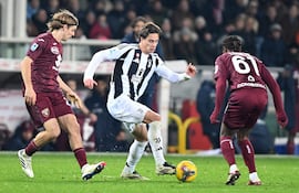 Turin (Italy), 11/01/2025.- Juventus' Kenan Yldiz in action during the Italian Serie A soccer match Torino FC vs Juventus FC at the Olimpico Grande Torino Stadium in Turin, Italy, 11 January 2025. (Italia) EFE/EPA/Alessandro Di Marco
