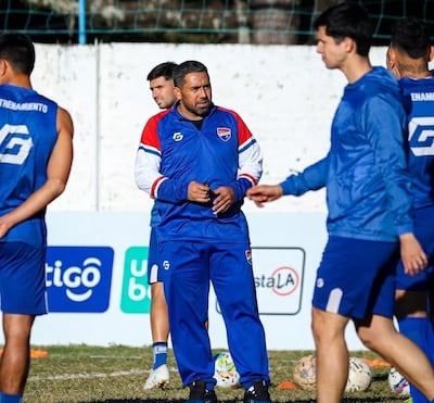 Jorge Daniel Achucarro (44 años), nuevo director técnico del 3 de Noviembre, de la División Intermedia.