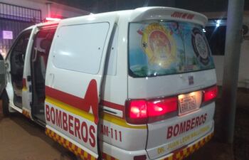 La mujer y la recién nacida fueron trasladadas hasta el centro de salud local para la asistencia médica.