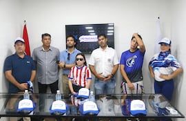 El presidente del Karting Club Paraguayo (KCP), Jorge "Tico" Maune, se dirige a los presentes durante el lanzamiento oficial del certamen 2026.