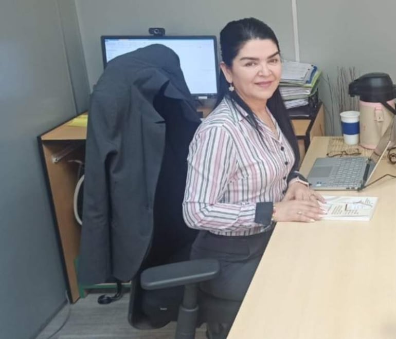 Zulma Díaz Penayo, funcionaria separada por el MEC del cargo de directora de Universidades, tras descubrirse presunto sistema irregular vinculado al registro de títulos.