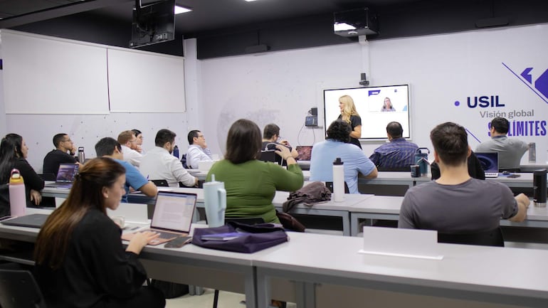 La Escuela de Negocios de la USIL presenta su agenda académica 2026 con MBA Dual, diplomados y workshops, para transformar líderes empresariales.