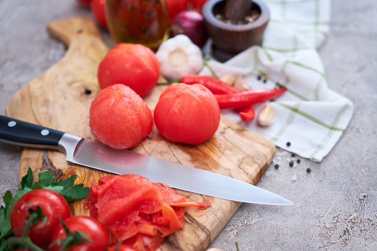 Pelar tomates, imagen ilustrativa.