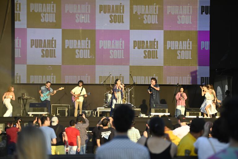 La banda paraguaya Purahei Soul se presentó en el Asúncionico en el Cómite Olímpico Paraguayo