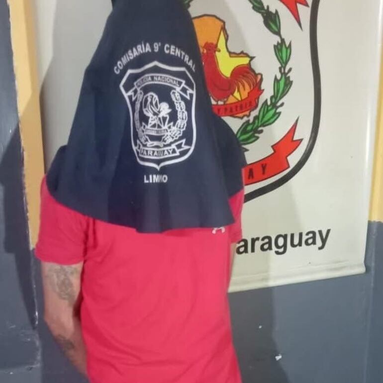 Detenido por ofrecer partes de una moto en Facebook Marketplace.