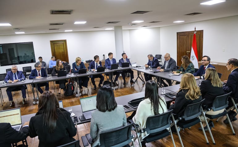 Misión del FMI encabezada por Fabián Valencia, justo a autoridades del MEF y el BCP en las reuniones técnicas