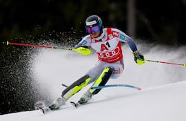 Imagen de archivo de un esquiador.