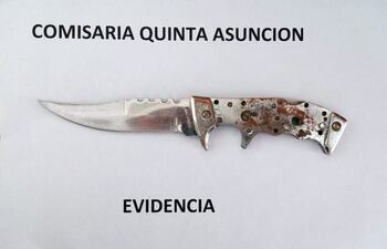 El puñal que habría usado el adolescente de 15 años para matar al joven de 19 años en la Chacarita.