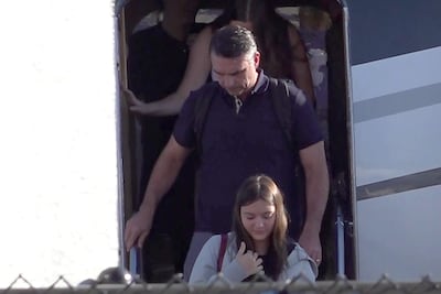 Captura de video que muestra al excandidato presidencial brasileño Flávio Bolsonaro llegando este miércoles al Aeropuerto Ejecutivo de Miami-Opa Locka en Miami (EE.UU.).