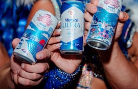Munich Ultra se integró al centenario del carnaval encarnaceno con una propuesta que elevó la experiencia del público que admiró las latas de edición limitada en homenaje a la mayor fiesta del país y a la ciudad de Encarnación.