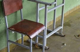 Escuelas públicas muchas veces no tienen condiciones de infraestructura mínima para todos sus alumnos.