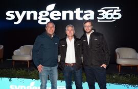 Directivos de Syngenta durante el lanzamiento de Syngenta 365, en Yguazú, Alto Paraná.