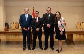 Abogados José Valenzuela, Oscar Paciello, Juan Sosa Bareiro y Ada Carolina Ferreira de Gorostiaga, candidatos al Consejo de la Magistratura por la Lista P.