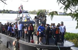 Salesianos celebran su fe con emotiva procesión náutica a María Auxiliadora