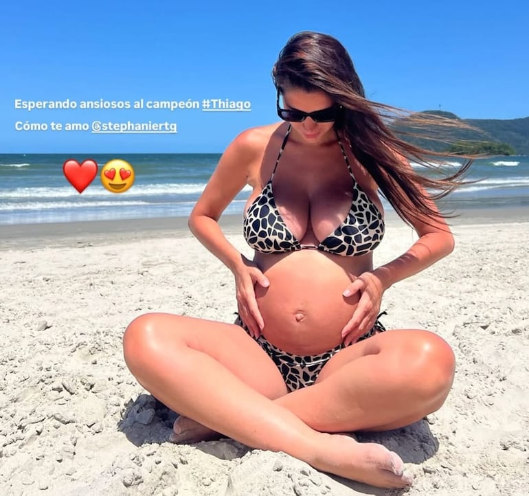 Stephanie Ríos con Thiago a bordo en una postal captada por el orgulloso papá Tito Torres. (Captura de la historia de Instagram de Iván Torres)