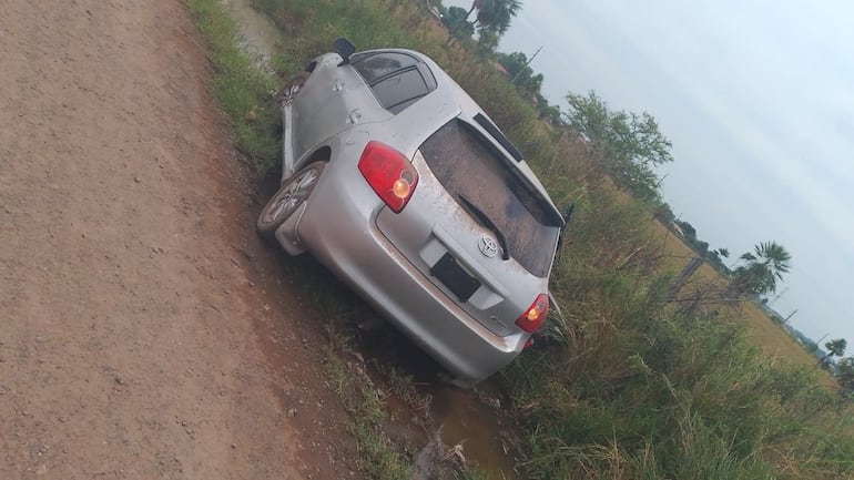 Cuatro delincuentes intentaron asaltar a un contratista en Villa Hayes. Lograron darse a la fuga tras una persecución y balacera.
