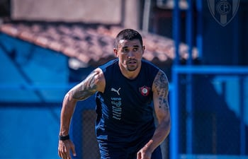 El capitán de Cerro Porteño, Víctor Gustavo Velázquez Ramos (34 años) se pierde el primer Superclásico del año ante Olimpia.