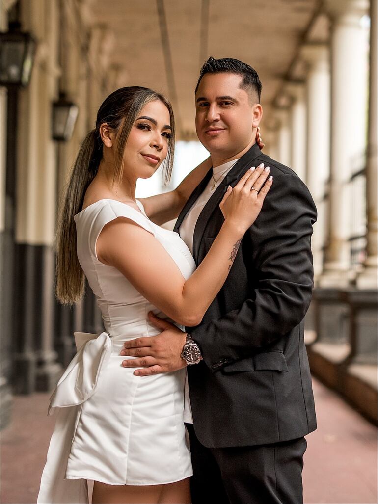 Male González y Jorge Ruiz Díaz se casarán tras siete años juntos y dos hijos. (Instagram/Male González)
