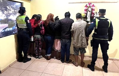 Los seis brasileños detenidos debido a una presunta coacción a clientes del mercado municipal de Coronel Oviedo.