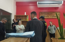 “Copia fiel”: Incautaron documentos, celulares y equipos informáticos en San Juan del Paraná