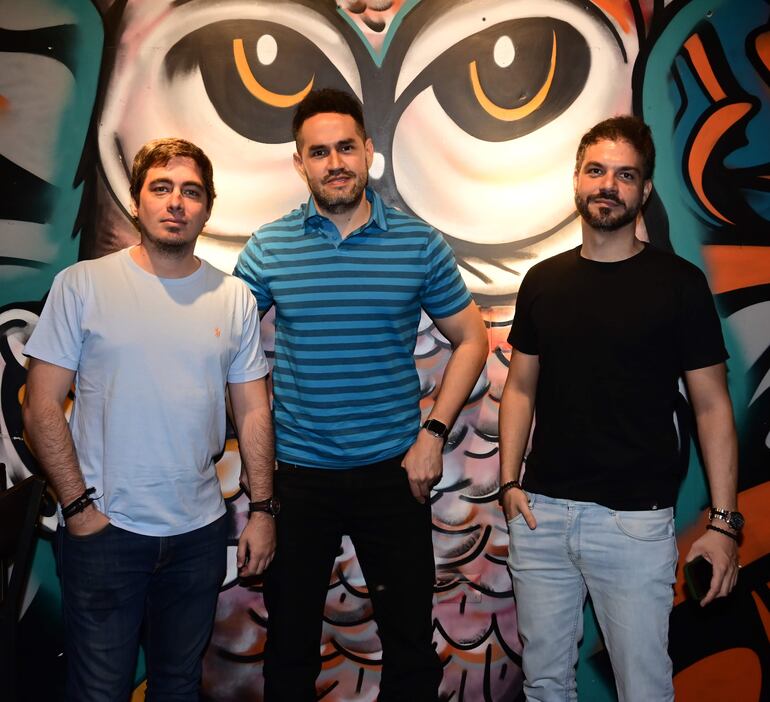 Robert Zavala, Oscar Morel y Guille Pusineri.