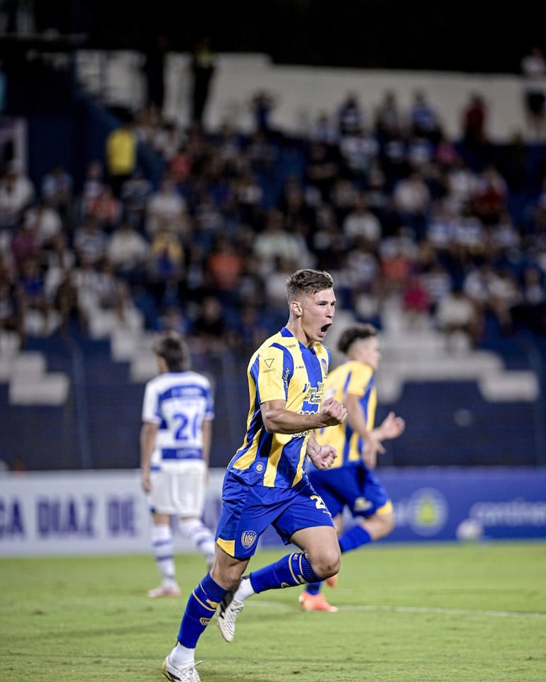 Iván Maggi, tuvo un debut de ensueño con la camiseta del Sportivo Luqueño, marcando el doblete para vencer a Sportivo 2 de Mayo en la primera ronda.  