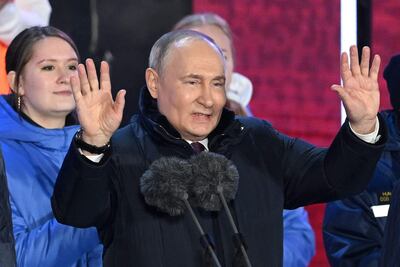 El presidente de Rusia, Vladimir Putin, durante su discurso de la victoria, tras las elecciones generales celebradas el pasado domingo. Apareció en la plaza Roja de Moscú.