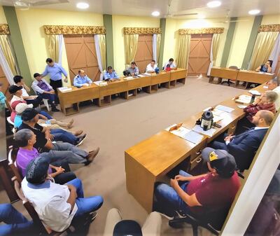 La reunión de trabajo entre autoridades municipales, Policía Nacional, Juzgado de Garantía y Comisario de Tabladas.