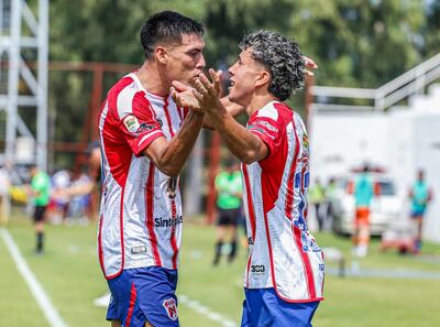 Festejo de gol del Sportivo Carapeguá contra River Plate.