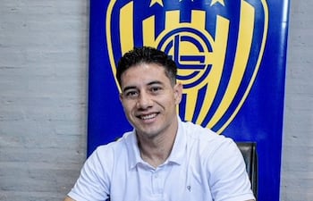 Óscar “Kureí” Ramón Ruiz (34 años), fue la primera incorporación en Sportivo Luqueño mirando el 2026.