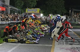 Partida al estilo Le Mans para la categoría Fortex, con victoria del equipo integrado por Alejandro Samaniego y Víctor Chanoski, en la Maratón 2025.