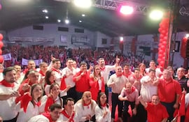 El vicepresidente de la República, Pedro Alliana, participó anoche del acto por los 139 años de la Asociación Nacional Republicana (ANR), realizado en la Seccional Colorada N.º 219 de Pilar.