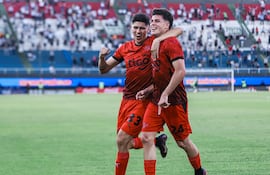 Rodrigo Villalba, jugador de Libertad, celebra un gol en el partido frente a Olimpia por la fecha 1 del torneo Clausura 2026 de la Primera División de Paraguay en el estadio Defensores del Chaco de Asunción, Paraguay.