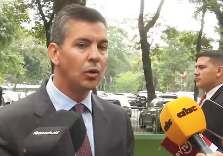 Peña asegura que no aumentarán los  impuestos, como plantea Beto Ovelar