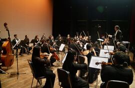 La Orquesta Sinfónica del Congreso Nacional.