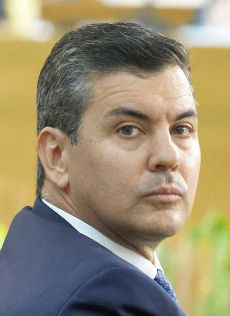 Santiago Peña, presidente.