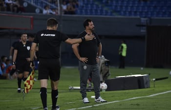 Pablo Andrés Sánchez Spucches (53 años), popularmente conocido como "Vitamina", entrenador de Olimpia.