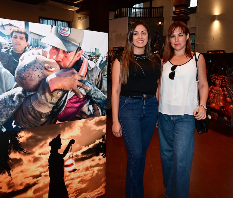 Sheila Rodríguez junto con Gabriela Cuevas.