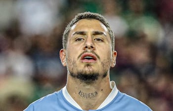 José María Giménez, central del Atlético de Madrid, que este martes arribó a Montevideo para sumarse a los trabajos de la Celeste.