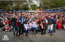 VDB Una participación multitudinaria personas en la fiesta patronal de la ciudad de Villarrica del Espíritu Santo.