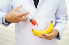 Una leve curvatura del pene suele ser normal. La preocupación aparece cuando el cambio es reciente, hay dolor, nódulos o dificultades para tener relaciones.