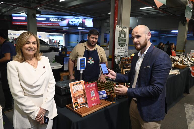 María Epifania González de Rodríguez, directora titular de Tecnología y Operaciones de Banco Atlas, habló de los sistemas digitales que simplifican los pagos.