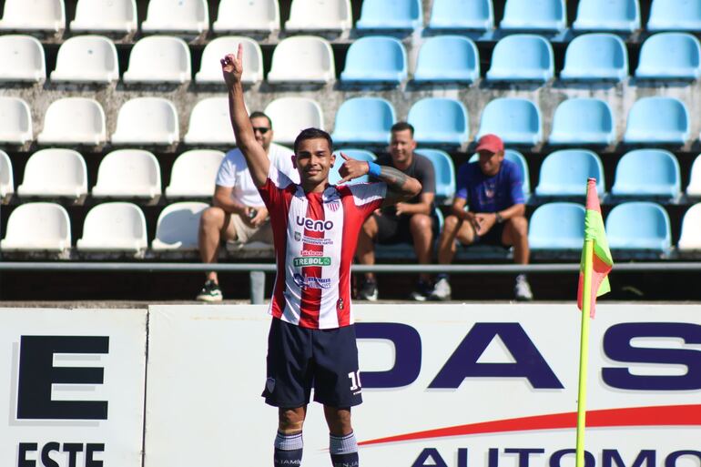 Benjamín Aceval arrolla a Guaireña