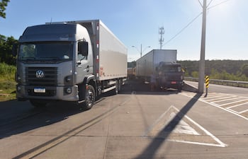 Actualmente, el Puente de la Integración solo está habilitado para el cruce de camiones vacíos y buses de larga distancia.