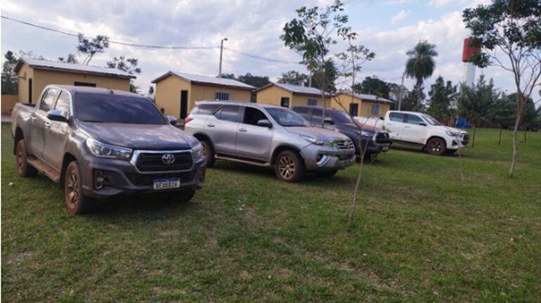 Vehículos que fueron utilizados por los sicarios en el ataque a tiros contra los militares fueron abandonados muy cerca del lugar donde se produjo el tiroteo.