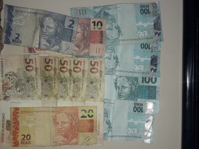 El dinero recuperado del poder del sospechoso totalizó 682 reales, según la denuncia.