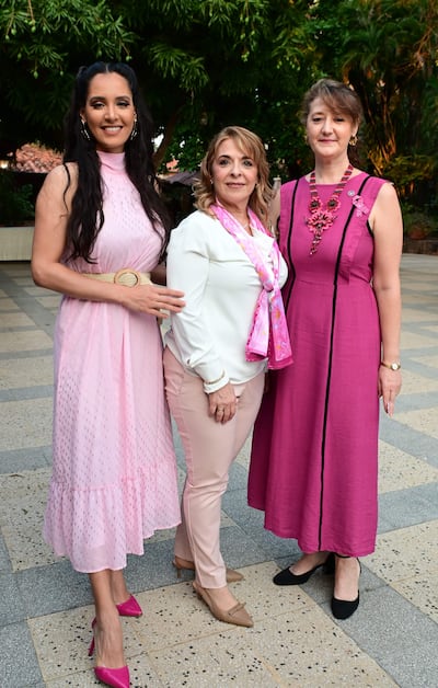 Jociani de Latorre, Adriana de Ramírez y Laura Sánchez.