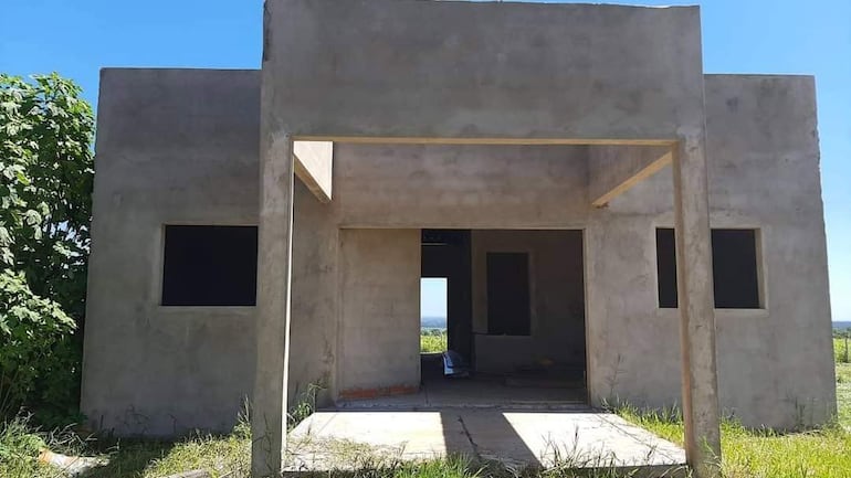 Estructura nueva del Puesto Policial N° 4 de Naranjito, cuando se encontraba en construcción en 2021, según publicación de César "Tigre" Ramírez, entonces gobernador de Canindeyú.
